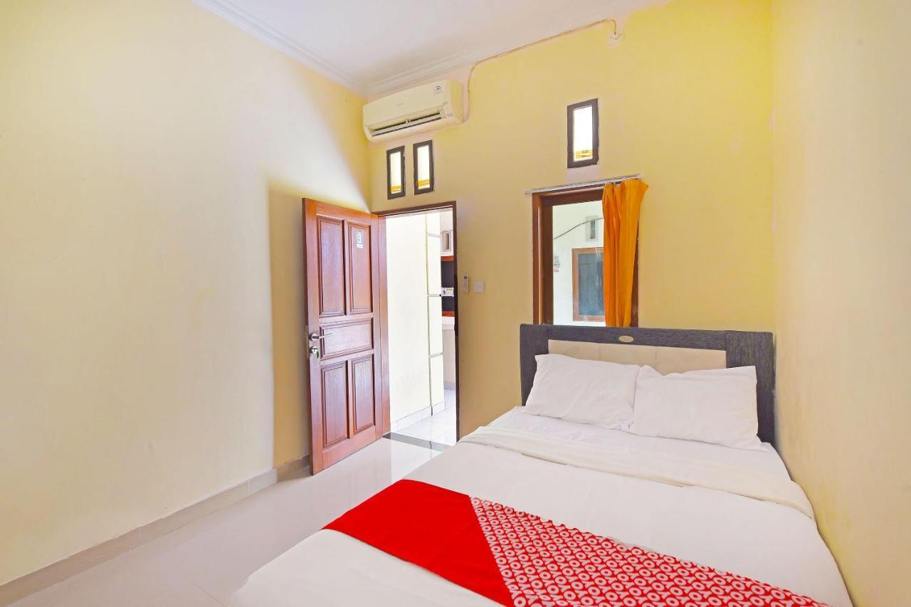 Oyo 91445 Sandat Guest House Denpasar Kültér fotó