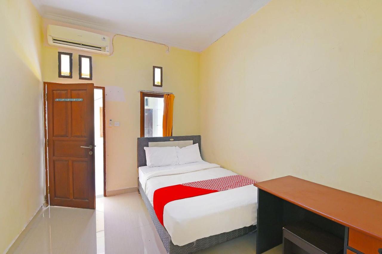 Oyo 91445 Sandat Guest House Denpasar Kültér fotó