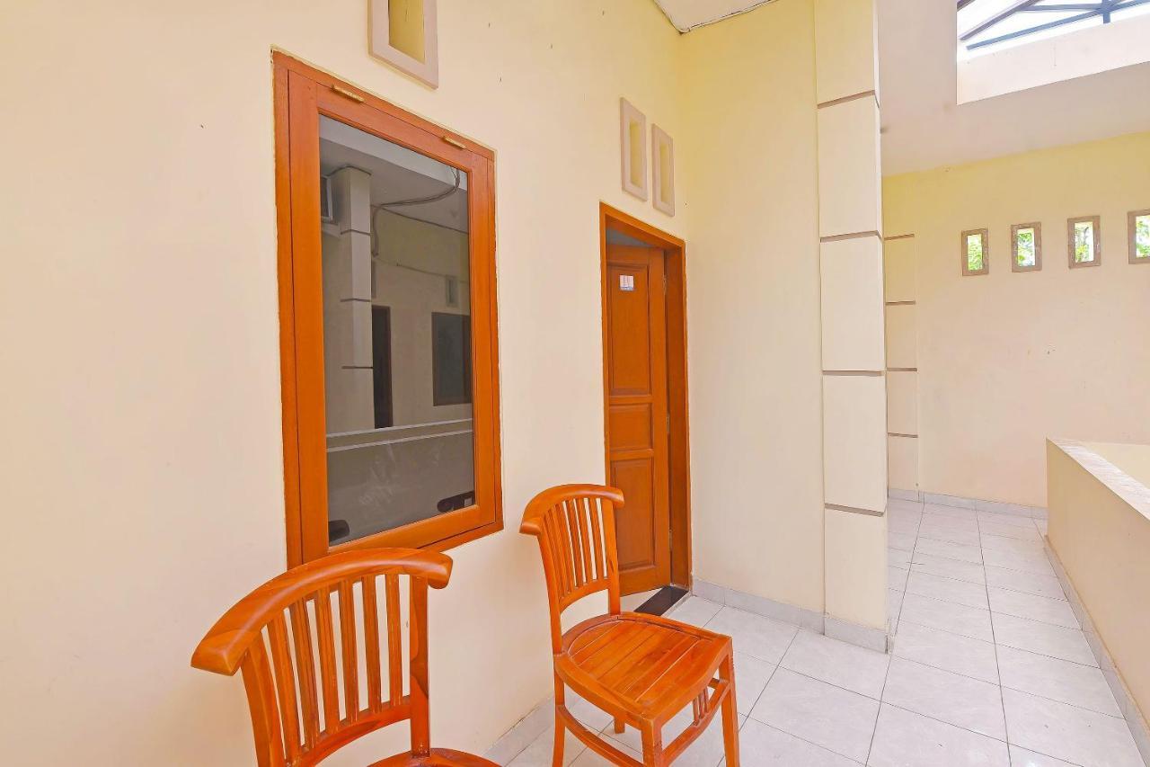 Oyo 91445 Sandat Guest House Denpasar Kültér fotó