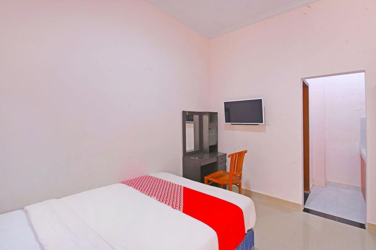 Oyo 91445 Sandat Guest House Denpasar Kültér fotó